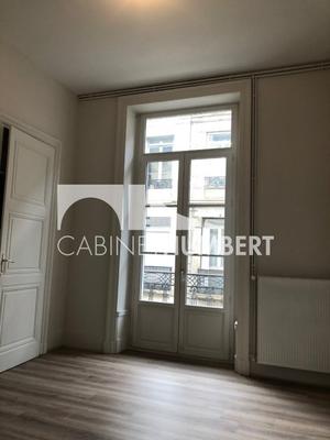 Appartement - 99 m² - 4 pièces