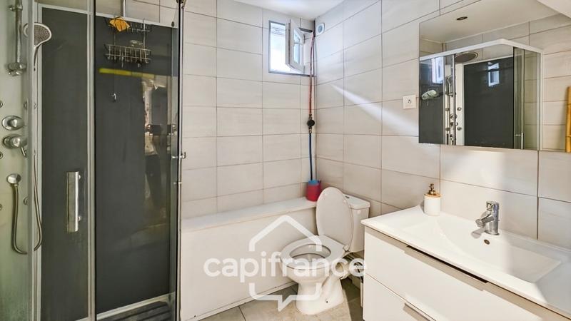 Maison - 220 m² - 9 pièces