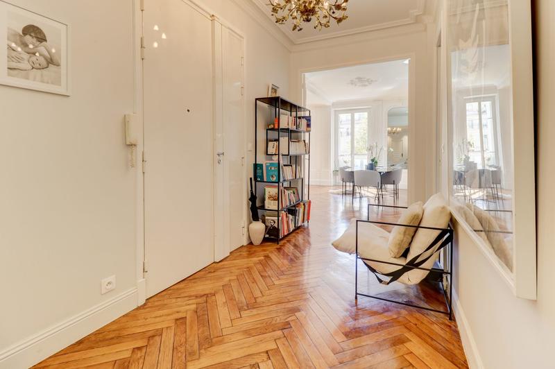 Appartement - 140 m² - 5 pièces