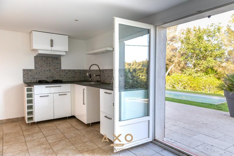 Maison - 278 m² - 8 pièces