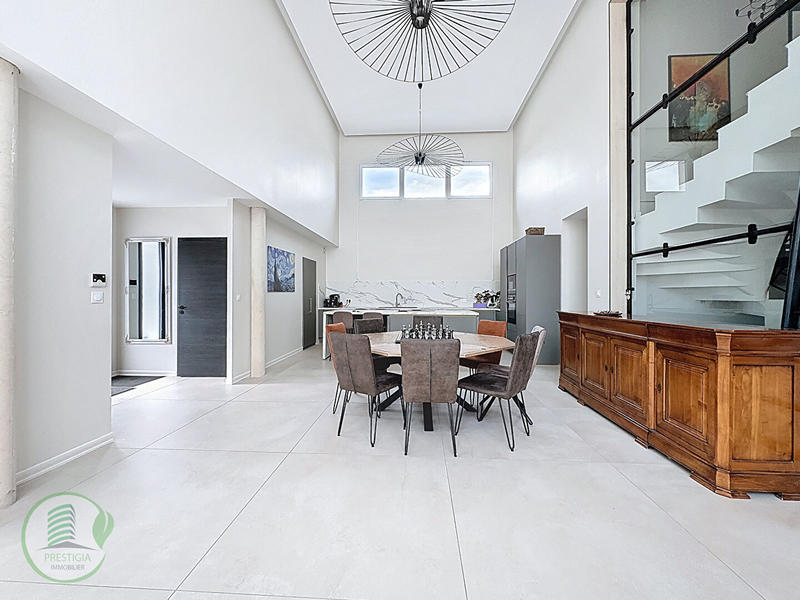 Maison - 187 m² - 7 pièces