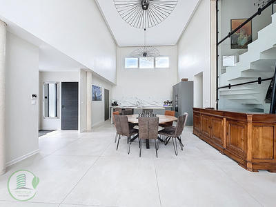 Maison - 187 m² - 7 pièces