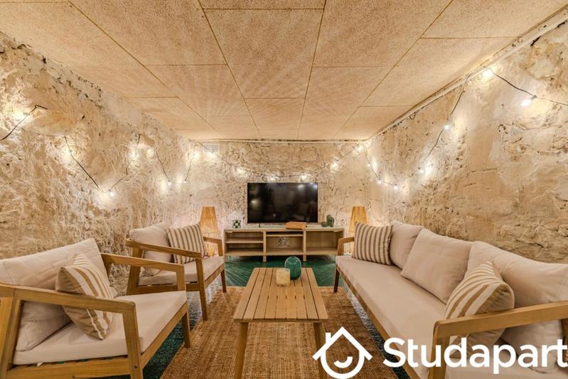 Chambre - 10 m² - 1 pièce