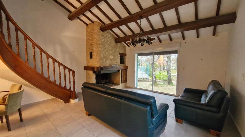 Maison - 202 m² - 6 pièces