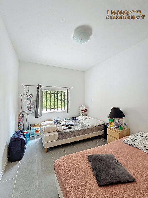 Villa - 200 m² - 6 pièces