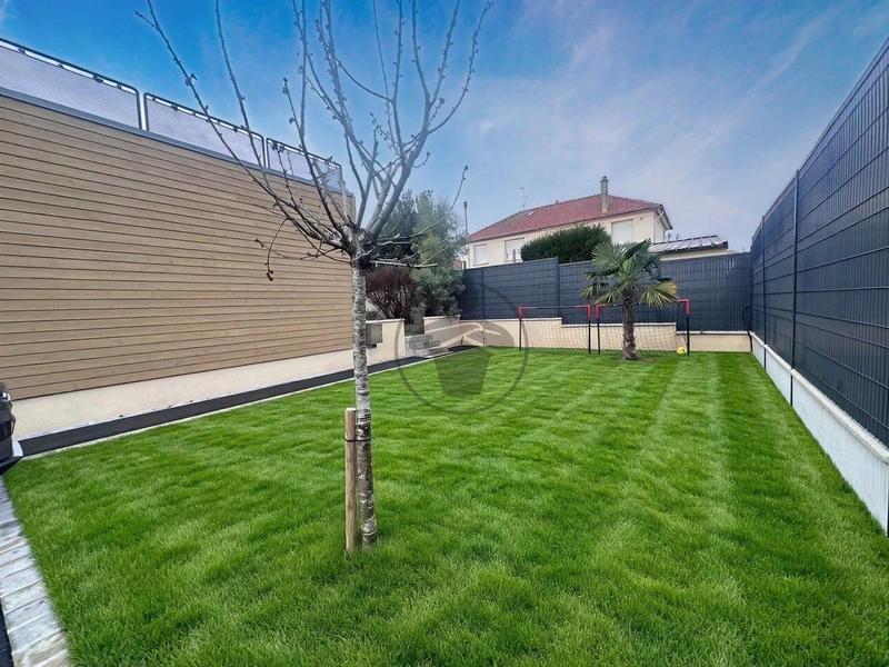 Maison - 180 m² - 7 pièces