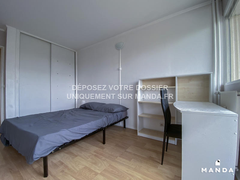 Chambre - 10 m² - 4 pièces