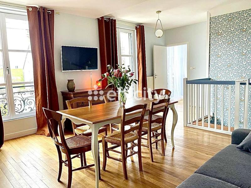 Immeuble - 220 m² - 7 pièces