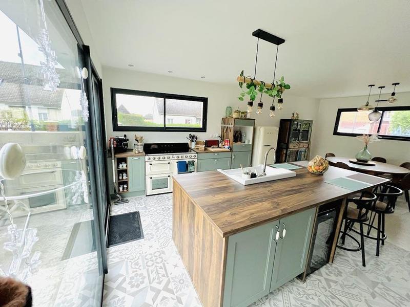 Maison - 145 m² - 6 pièces