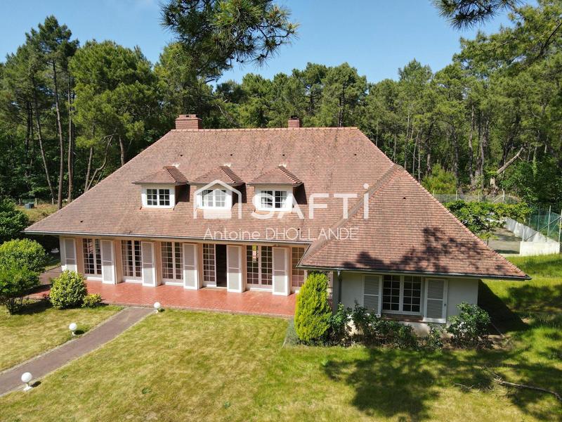 Villa - 227 m² - 8 pièces