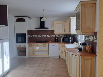 Villa - 100 m² - 5 pièces