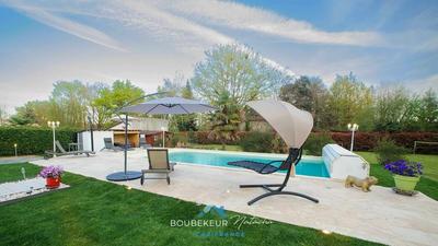 Maison - 252 m² - 8 pièces