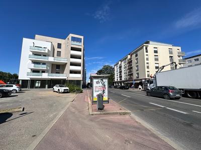 Local commercial - 197 m² - 1 pièce