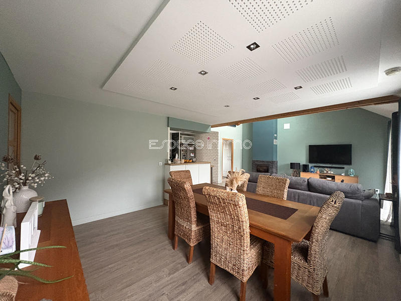 Maison - 143 m² - 6 pièces