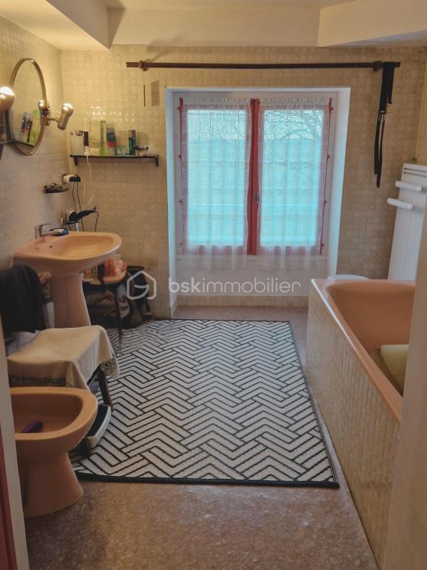 Propriété - 146 m² - 6 pièces