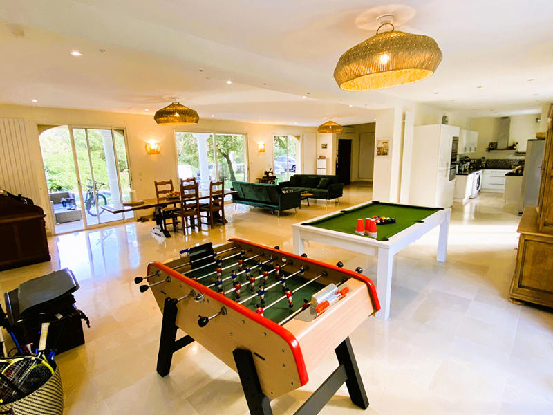 Villa - 234 m² - 6 pièces