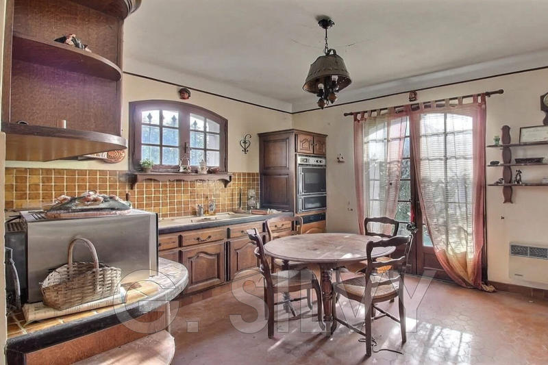 Maison - 140 m² - 4 pièces