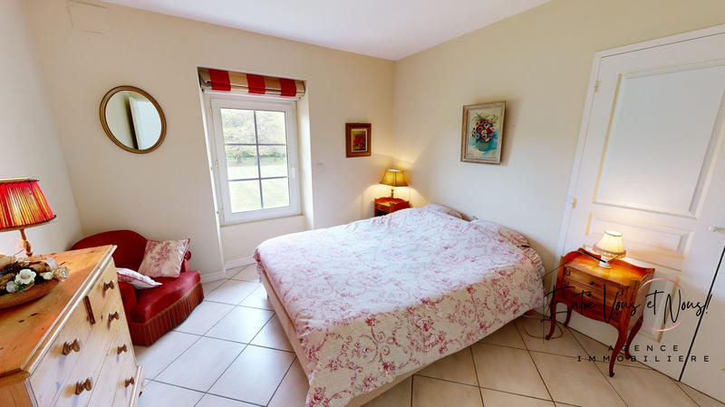 Maison - 376 m² - 9 pièces