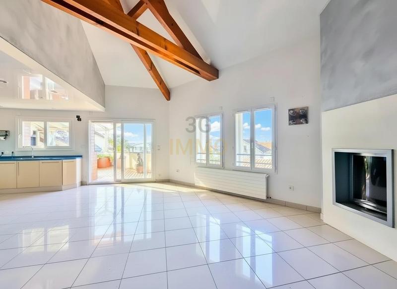 Appartement - 96 m² - 3 pièces