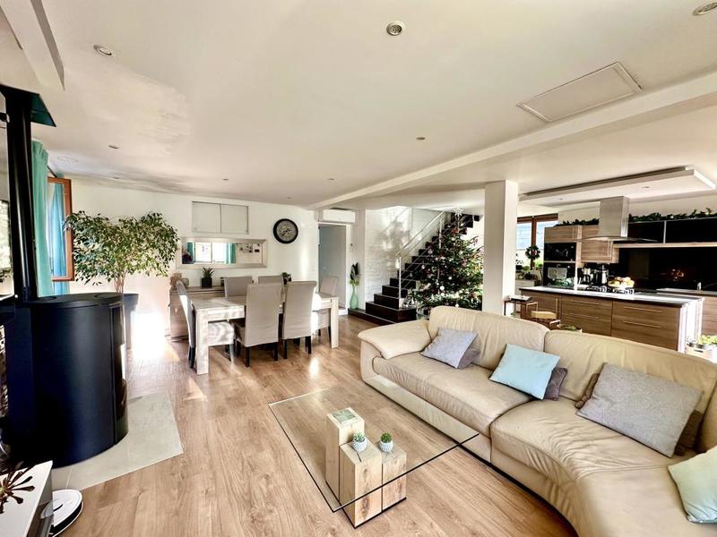 Maison - 140 m² - 5 pièces