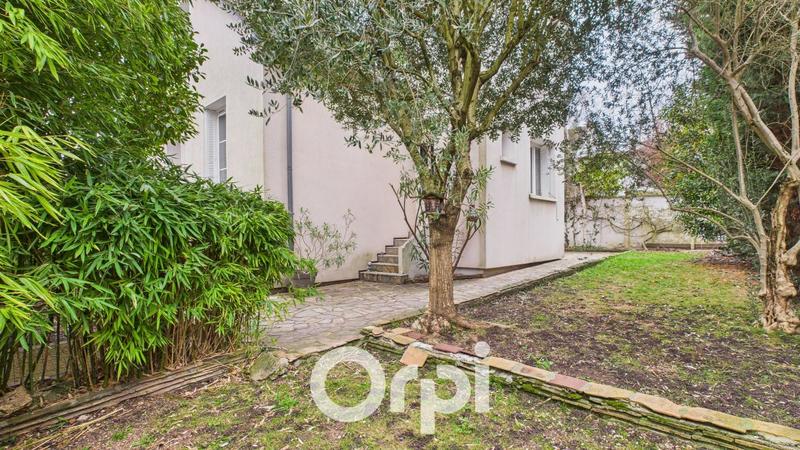 Maison - 115 m² - 6 pièces