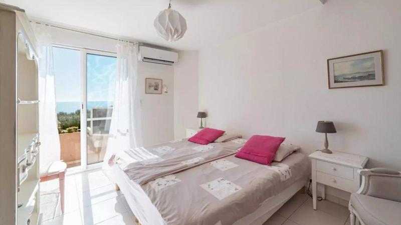 Maison - 271 m² - 7 pièces