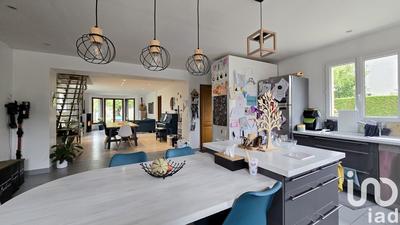 Maison - 146 m² - 8 pièces