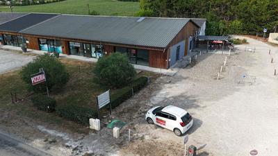 Local commercial - 104 m²