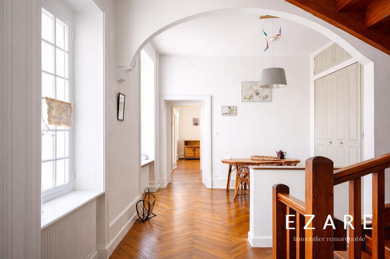 Maison ancienne - 389 m² - 10 pièces