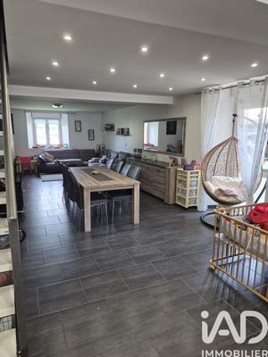 Maison - 211 m² - 6 pièces