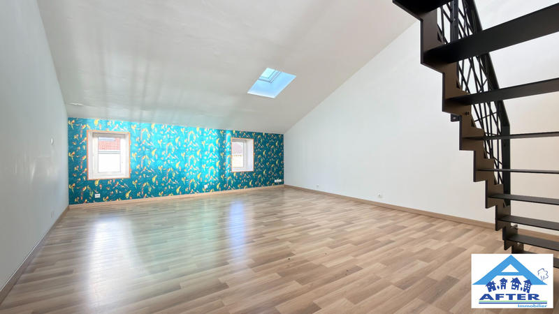 Maison - 239 m² - 8 pièces