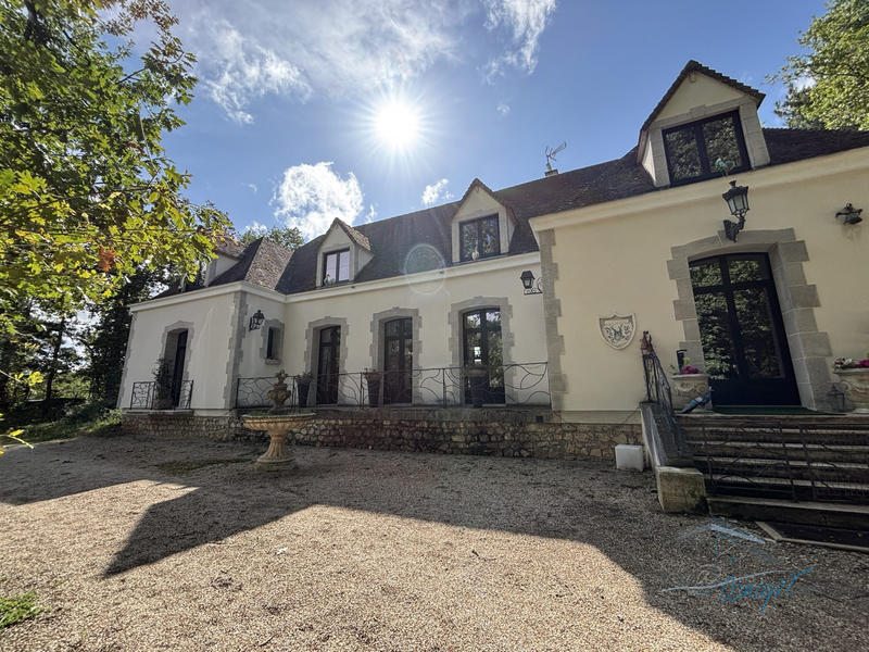 Maison ancienne - 370 m² - 12 pièces