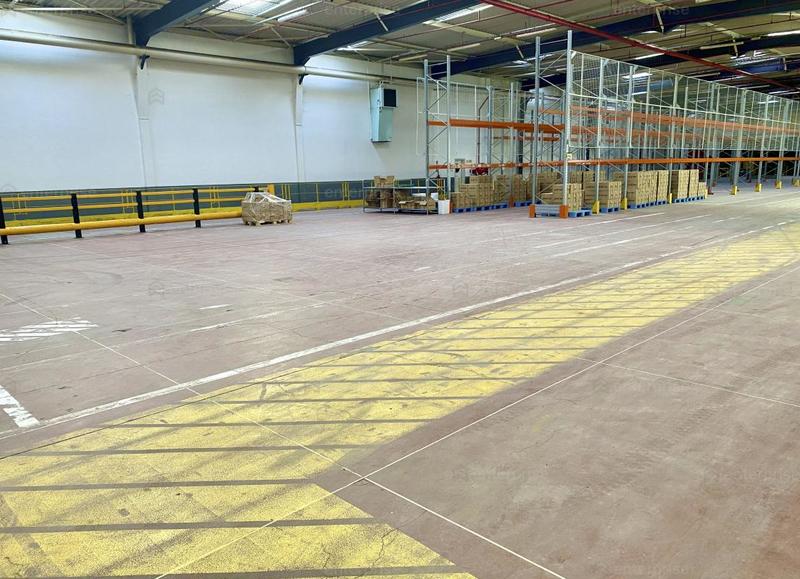 Entrepôt - 10 000 m²