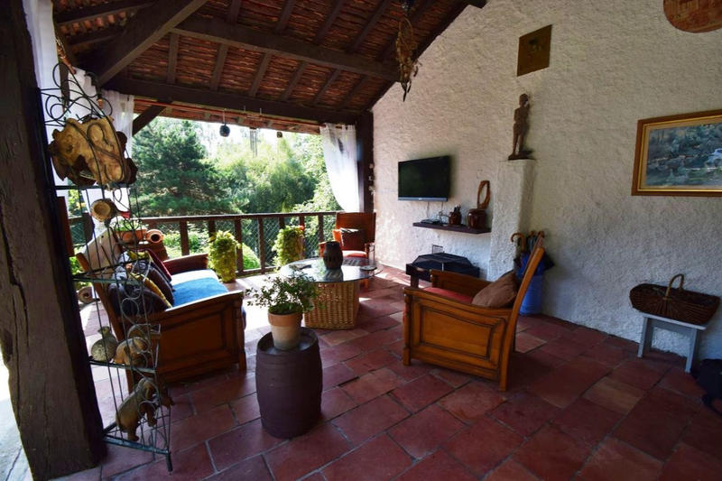 Maison - 253 m² - 8 pièces