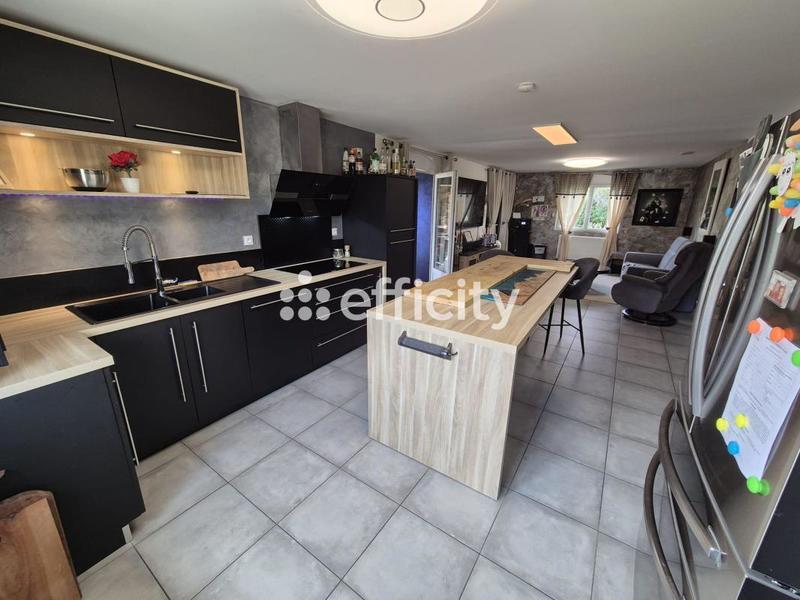 Maison - 200 m² - 7 pièces