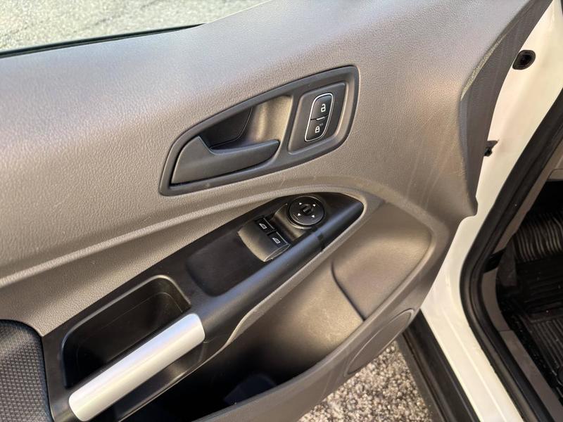 Ford Tourneo II 1.5 Td 120ch Trend 10408€ Ht