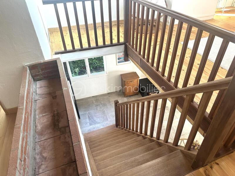 Maison - 215 m² - 6 pièces