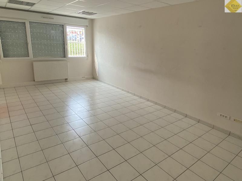 Local d'activités - 1 623 m² - 23 pièces