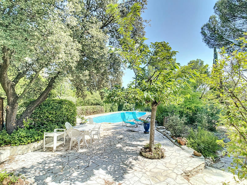 Maison - 200 m² - 7 pièces