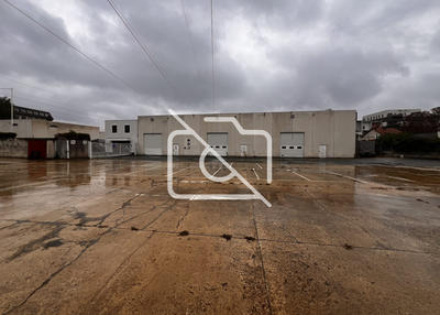 Entrepôt - 1 200 m²