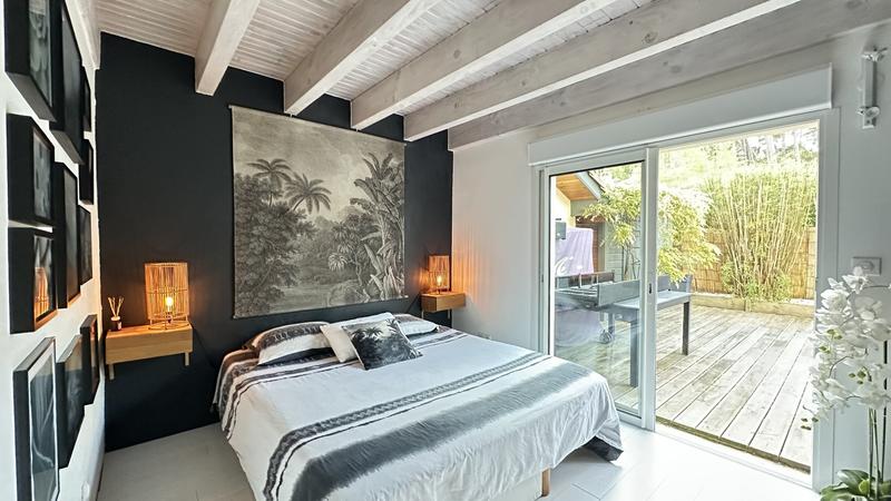 Villa - 222 m² - 10 pièces