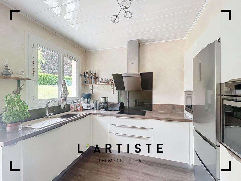 Maison traditionnelle - 153 m² - 6 pièces