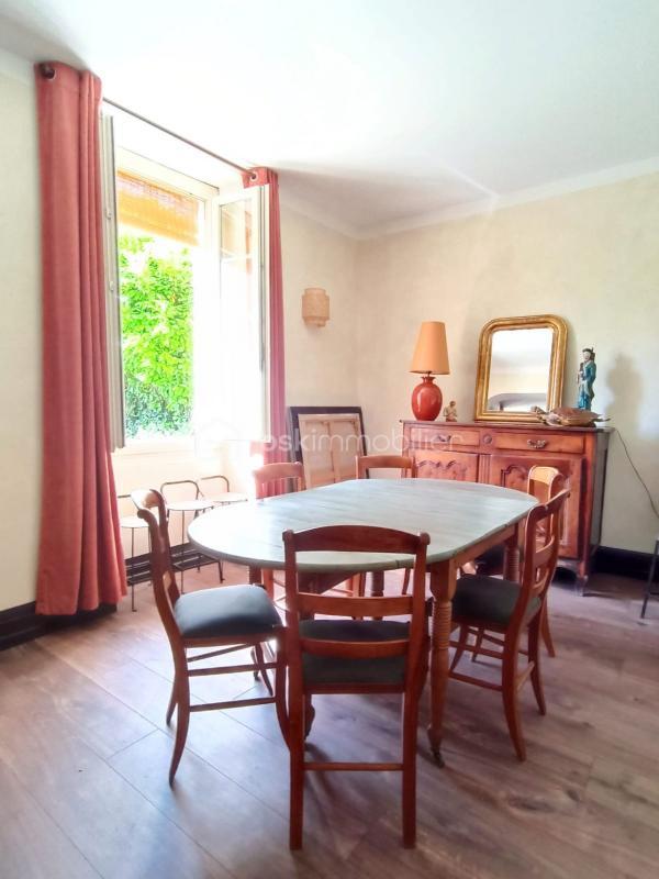 Maison - 292 m² - 9 pièces