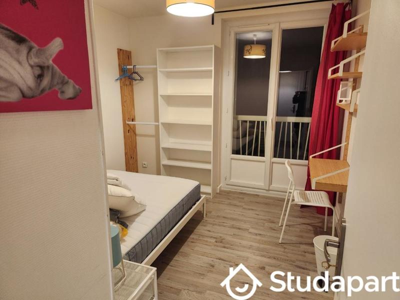 Chambre - 11 m² - 1 pièce