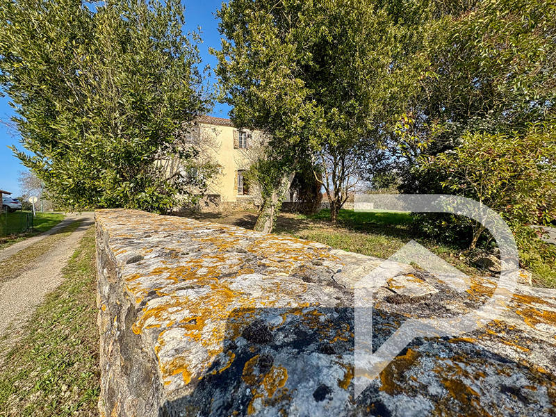 Maison - 260 m² - 7 pièces