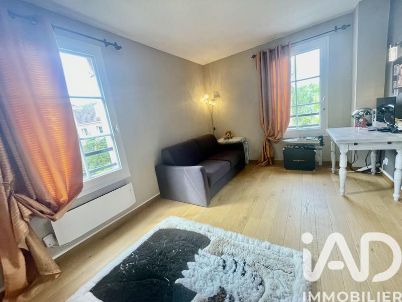 Maison - 213 m² - 8 pièces