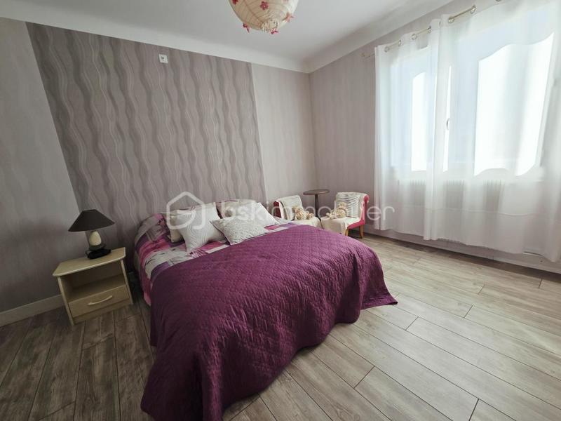 Maison - 186 m² - 8 pièces