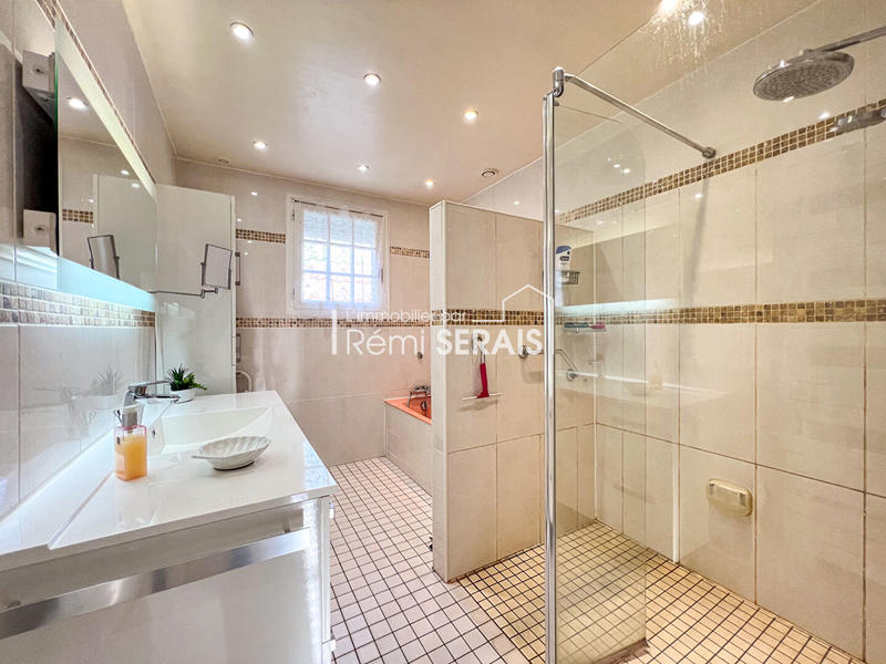 Maison - 163 m² - 5 pièces