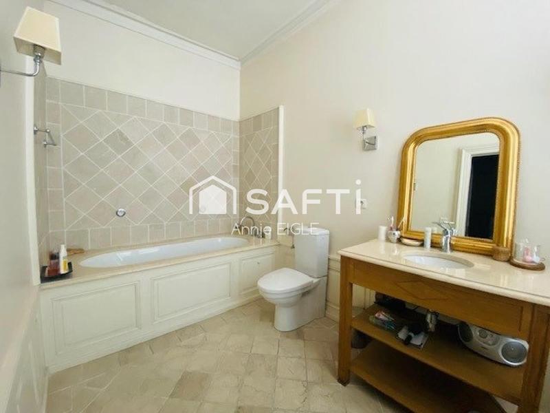 Maison de maîtres - 356 m² - 10 pièces