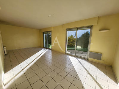 Maison - 189 m² - 9 pièces